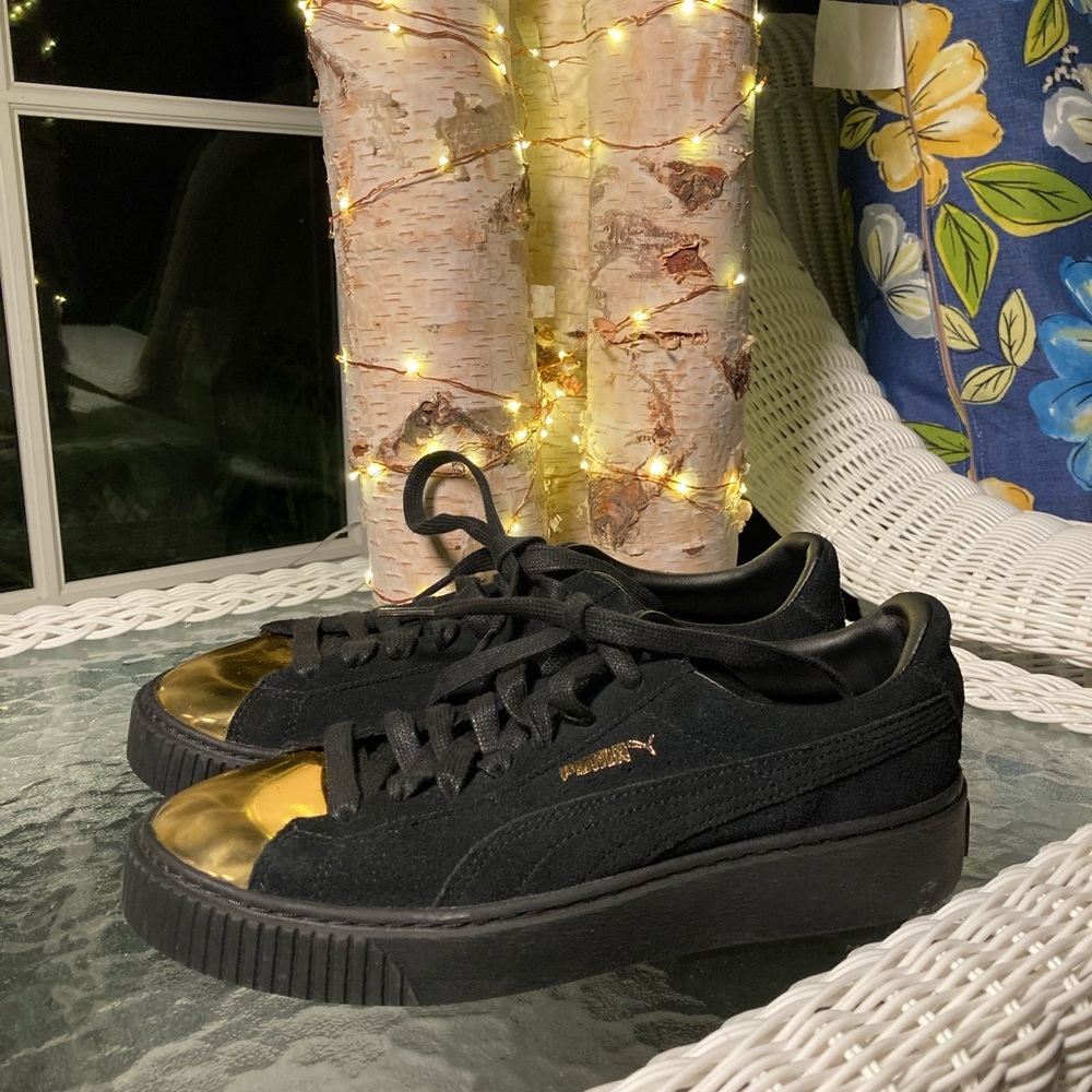 Puma Size 9 black and gold suede sneakers - Picture 7 of 8